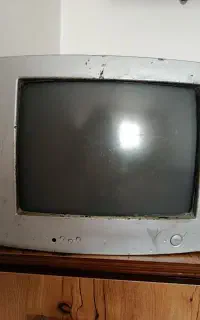 مانیتور کامپیوتر قدیمی ۸۰۰ تومن