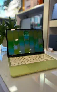مک بوک نئو در حد نو سایکل پایین