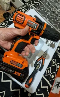 دریل شارژی ۲۰ولت black &  dakers امریکایی اکبند