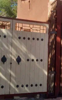 درب اهنی بارویه چوب جهت پارگینگ