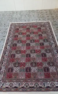فرش دستباف ۶متری(۲ در ۳) خشتی و ریزماهی گل‌ابریشم