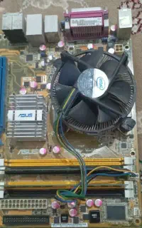مادربورد ایسوس  p 5 k - v m و دو تا رم یک گیگ خوب