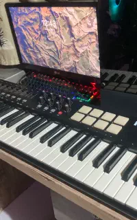 میدی کیبورد M-audio oxygen 61