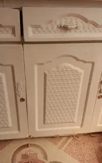 سینک و کابینت سه درب خیلی تمیز
