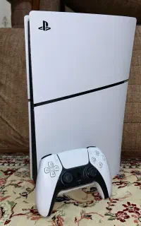 Ps5 slim ی ترا دیسک خور ب همراه یک کنترلر اضافی