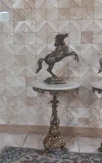 دو عددمجسمه برنجی اسب با دو عدد پایه برنجی