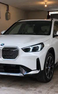 بی ام و  ix1   کیت ام    موکا         سفید