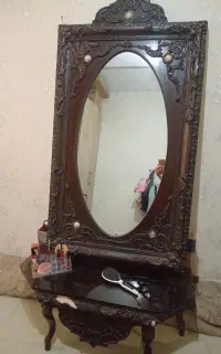آیینه و میز