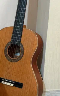 گیتار کلاسیک دستساز