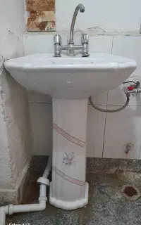 روشویی همراه با شیر