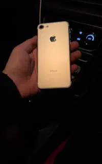 گوشی آیفون‌۷