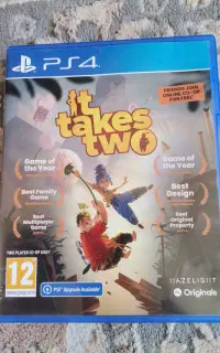 بازی های دو نفره Crash Racing و it takes two