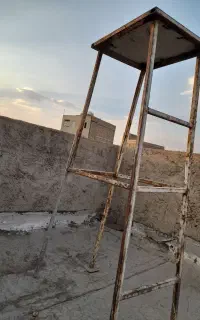 چهارپایه اهنی