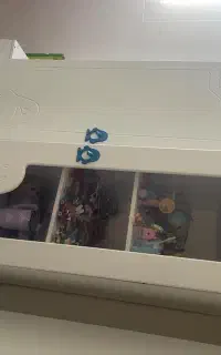 تخت. وکمد نوجوان
