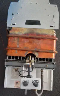 اب گرمکن دیواری