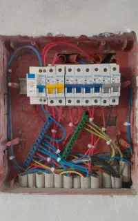 برقکارماهر و مطمعن برای ساختمان شما.