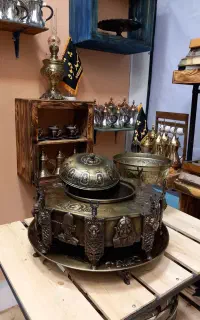 اصالت زیبایی در یک قاب منقل‌های آنتیک با نقش اصیل
