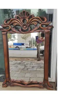 آینه با چوب درخت گردو در حد نو