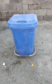 سطل زباله پدالی