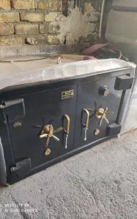 گاوصندوق دو درب زرگری hk250
