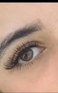 اکستنشن مژه حرفه‌ای  زیبایی چشم‌ها،