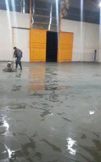 بتن ریزی کف با ماله پروانه ایی برقی صیقل