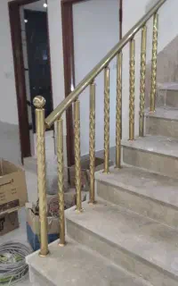 اجرا نرده استیل خیابان رازی بغل رستوران افضلی