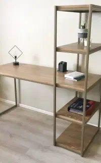 میز تحریر کتابخانه دار