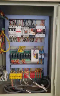 کارآموز دانش آموز برق