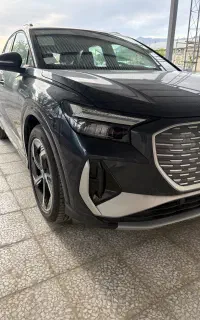 آبی متالیکQ4 etron 40