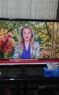 تلویزون ال ای دی سامسونگ ۴۳ اینچ با میز تلویزیون