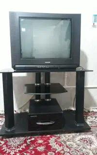 تلویزیون با میز