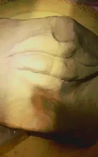 مجسمه سازی تندیس های هاپیر رئال انگشت سیلیکونی