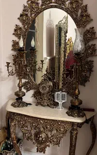 زیر تلفنی و آیینه شمعدون