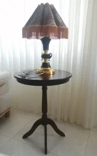 آباژور و میز خاطره