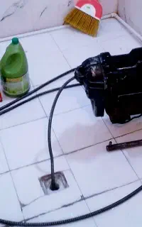 چاه باز کن و لوله بازکن فنرزن فنر زنی زدن فاضلاب