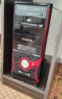 کامپیوتر با صفحه نمایش LG