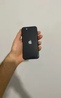 فروش ایفون se2020 LL/A با شارژر و مالکیت