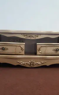 زیر تلویزیونی در حد نو