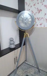 ساعت ایستاده
