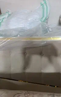 تخت خواب دو نفره و میز ناهار خوری ۶ نفره