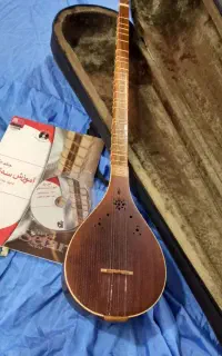 سه تار. فاخر