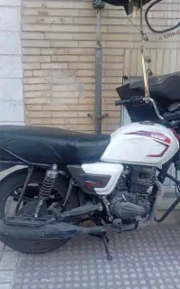 موتور سیکلت کی وای