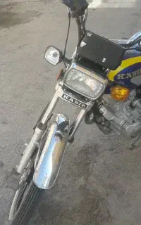 فروش یک دستگاه موتور سیکلت ۲۰۰
