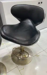پنج عدد صندلی