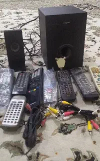 تعدادی کنترل وباند کامپیوتر جهت فروش دست دوم