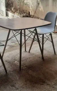 ۱۶ دست صندلی وچهار دست میز به فروش میرسد