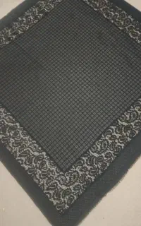 روسری کاملا مشکی