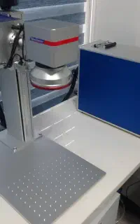 دستگاه UV لیزر
