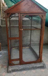 قفس بزرگ چوبی